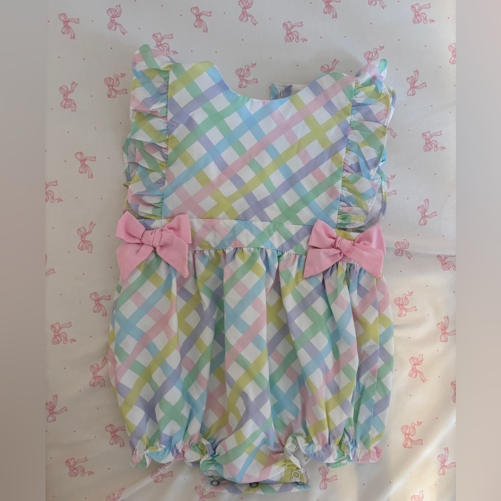 Adorable Cecil and Lou bubble! Perfect for Easter!